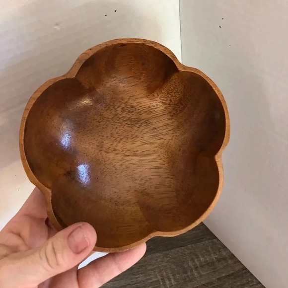 Hand Carved Flower Wooden Bowl - Picture 6 of 8